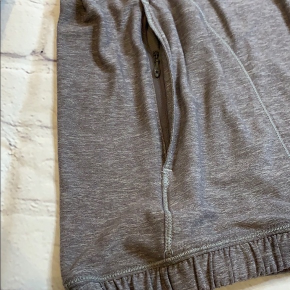 *SOLD* Lululemon 1/4 zip Grey Pace Pusher Pullover - Picture 11 of 12